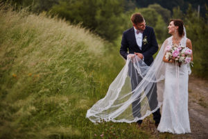 bukiet panny młodej, kwiaty na ślub, kwiaty na wesele, para młoda