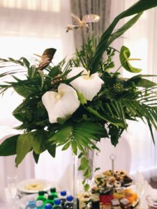 ozdoba stołów, kwiaty na wesele, kwiaty na ślub, kwiaty na stół, tropikalne wesele