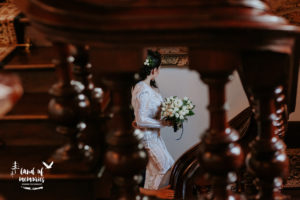 panna młoda, bukiet ślubny, kwiaty na wesele, kwiaty na ślub, tulipany