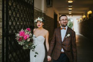 bukiet panny młodej, kwiaty na wesele, kwiaty na ślub, para młoda, piwonii